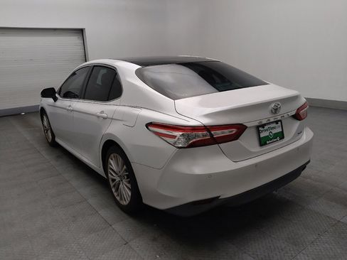 Used 2018 Toyota Camry XLE FWD image 5