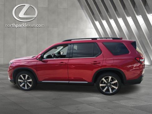 Used 2024 Honda Pilot Touring image 1
