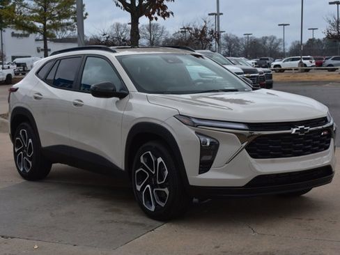 New 2026 Chevrolet Trax RS w/ Sunroof Package image 3
