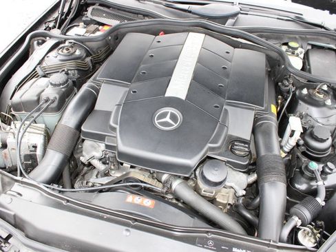 Used 2005 Mercedes-Benz SL 500 w/ AMG Sport Pkg image 30