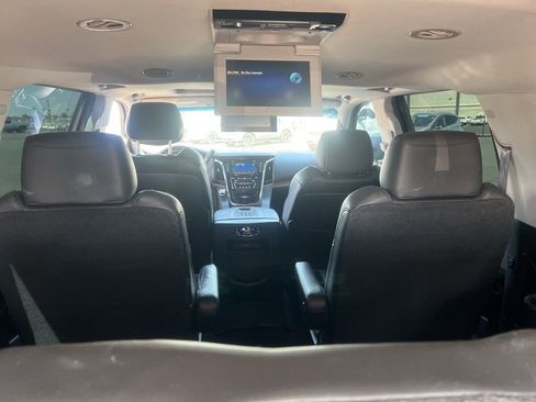 Used 2015 Cadillac Escalade ESV Luxury image 11