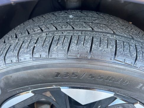 Certified 2025 Kia Carnival EX image 38