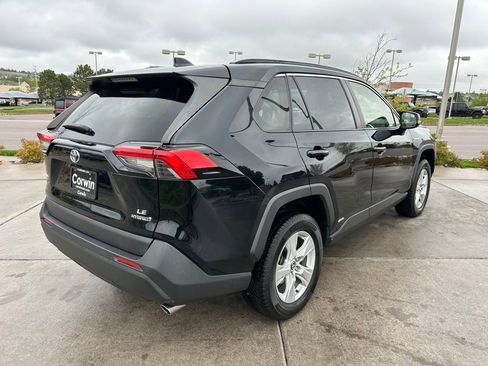 Used 2020 Toyota RAV4 LE w/ Carpet Mat Package AWD/4WD image 7