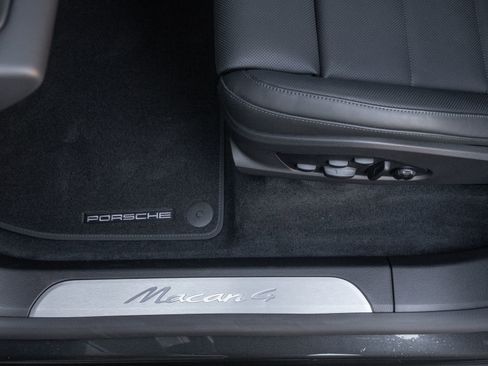 Certified 2026 Porsche Macan 4 Electric AWD/4WD image 22