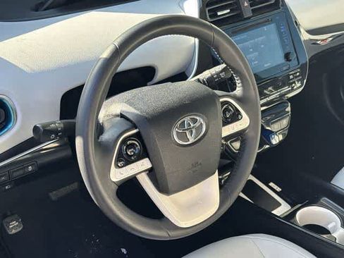 Used 2017 Toyota Prius Four w/ Advanced Technology Package FWD image 21