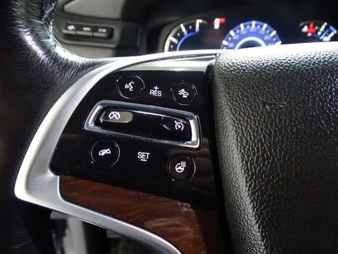 Used 2018 Cadillac Escalade Luxury AWD/4WD image 7