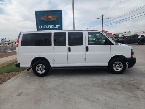 Used 2020 GMC Savana 2500 LS w/ Driver Convenience Package image 3