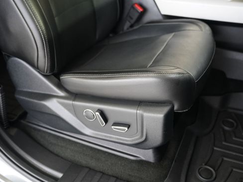 Used 2017 Ford F350 Lariat w/ Chrome Package image 30