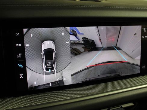 Used 2025 Porsche Cayenne E-Hybrid Coupe image 17