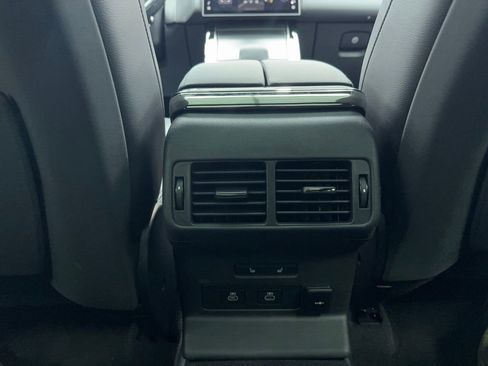 Used 2025 Land Rover Range Rover Velar Dynamic SE image 18