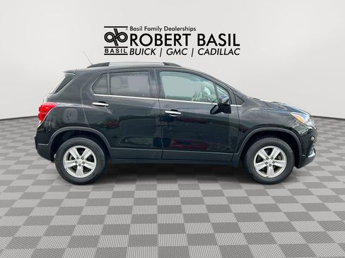 Used 2020 Chevrolet Trax LT w/ LT Convenience Package AWD/4WD image 9