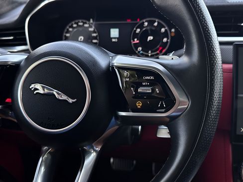 Used 2022 Jaguar F-PACE SVR AWD/4WD image 12
