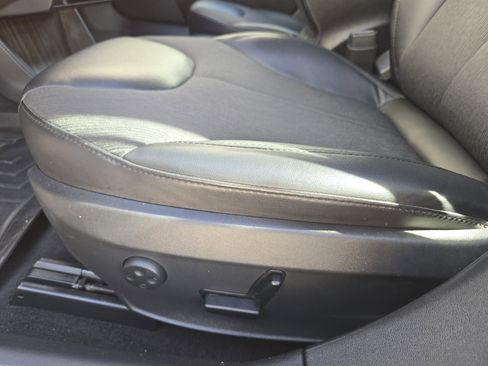 Used 2016 Tesla Model S 70 image 25