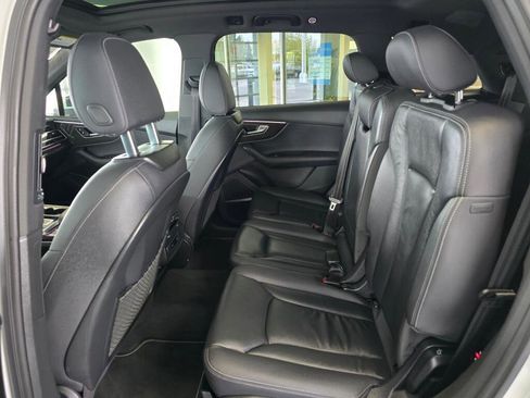 Used 2025 Audi Q7 3.0T Premium Plus image 42