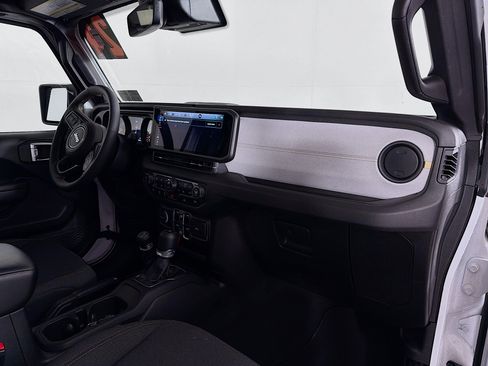 Used 2024 Jeep Gladiator Sport image 29