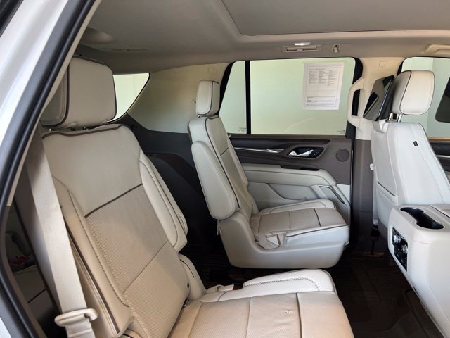 Used 2021 GMC Yukon Denali w/ Denali Premium Package AWD/4WD image 30