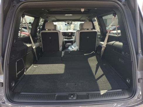 New 2026 Jeep Grand Wagoneer L 4WD image 9