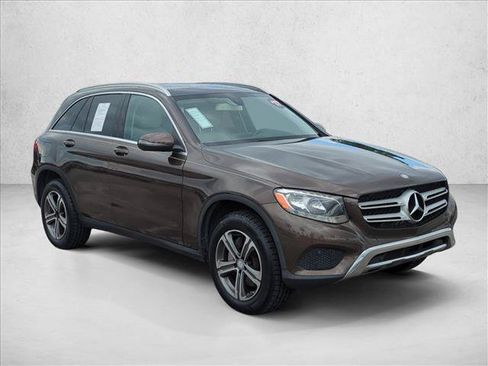 Used 2017 Mercedes-Benz GLC 300 image 3