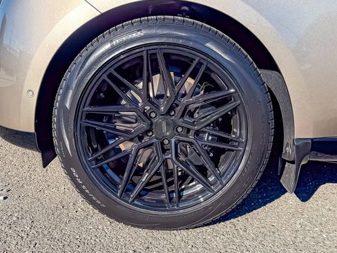 New 2025 Land Rover Range Rover SE image 53