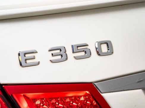 Used 2012 Mercedes-Benz E 350 4MATIC Sedan image 18