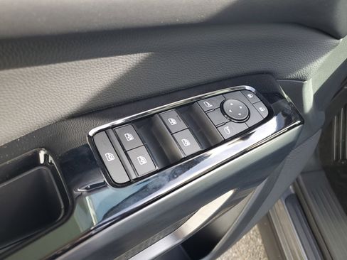 New 2026 Nissan Pathfinder SL w/ SL Premium Package image 16