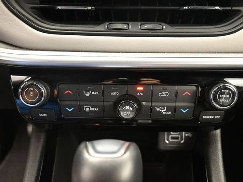 Used 2025 Jeep Compass Limited AWD/4WD image 28