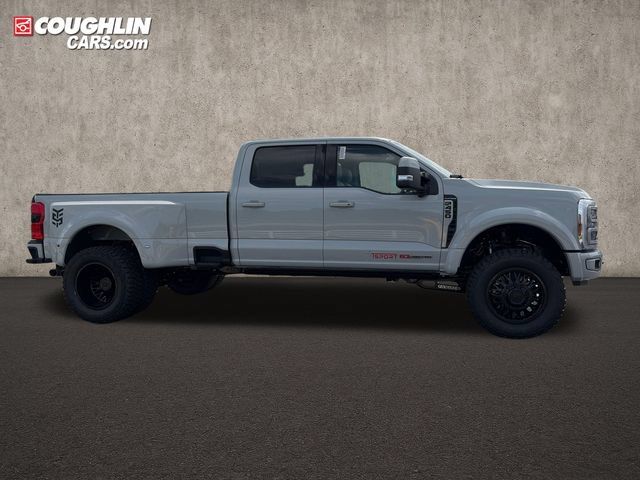 New 2026 Ford F450 Platinum w/ Platinum Plus Package AWD/4WD image 9