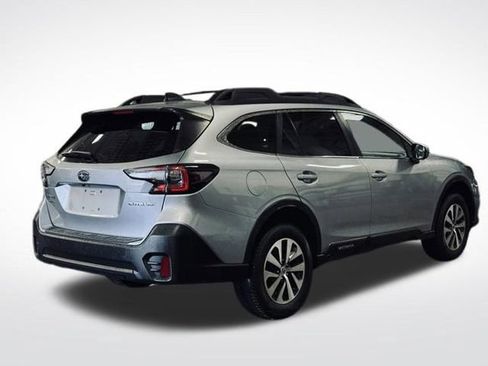 Used 2022 Subaru Outback Premium image 6