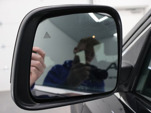 Used 2019 Jeep Grand Cherokee Laredo image 37