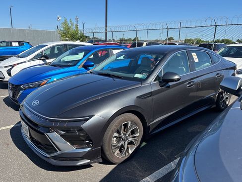 Used 2025 Hyundai Sonata SEL FWD image 6