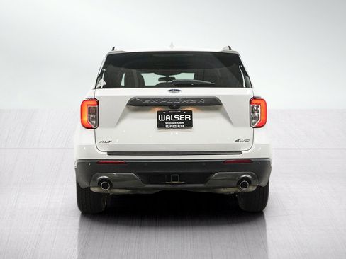 Used 2022 Ford Explorer XLT w/ Equipment Group 202A AWD/4WD image 4