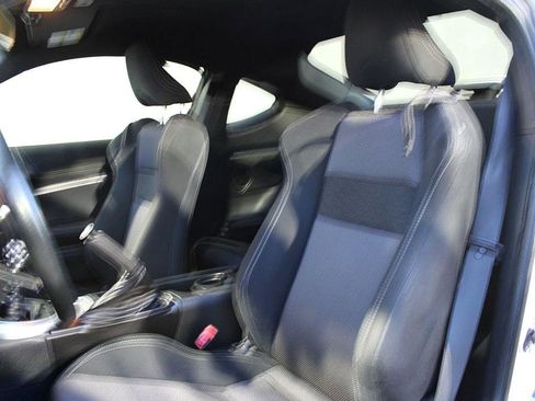 Used 2017 Toyota 86 image 13