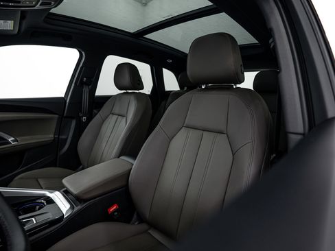 Certified 2025 Audi Q5 Premium w/ Convenience Package image 16