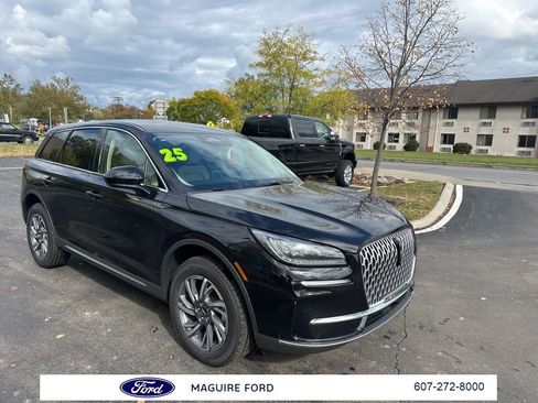 New 2025 Lincoln Corsair AWD image 1