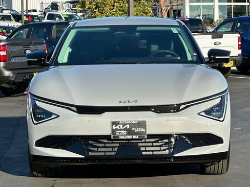 New 2025 Kia EV6 Wind image 9