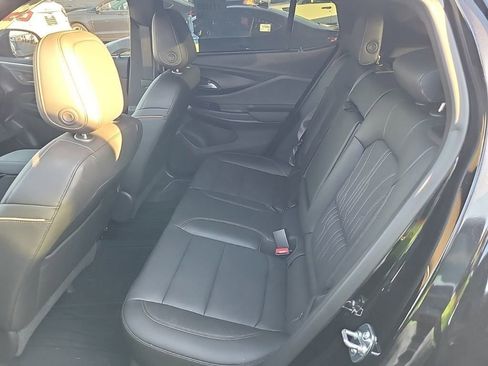 Used 2025 Buick Envista Avenir image 13