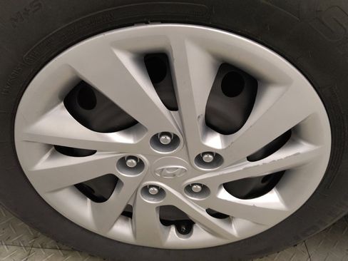 Used 2018 Hyundai Elantra SE FWD image 31