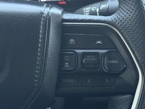Used 2025 Toyota Tacoma TRD Sport AWD/4WD image 16