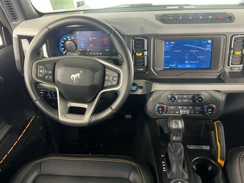 Used 2023 Ford Bronco Badlands image 19