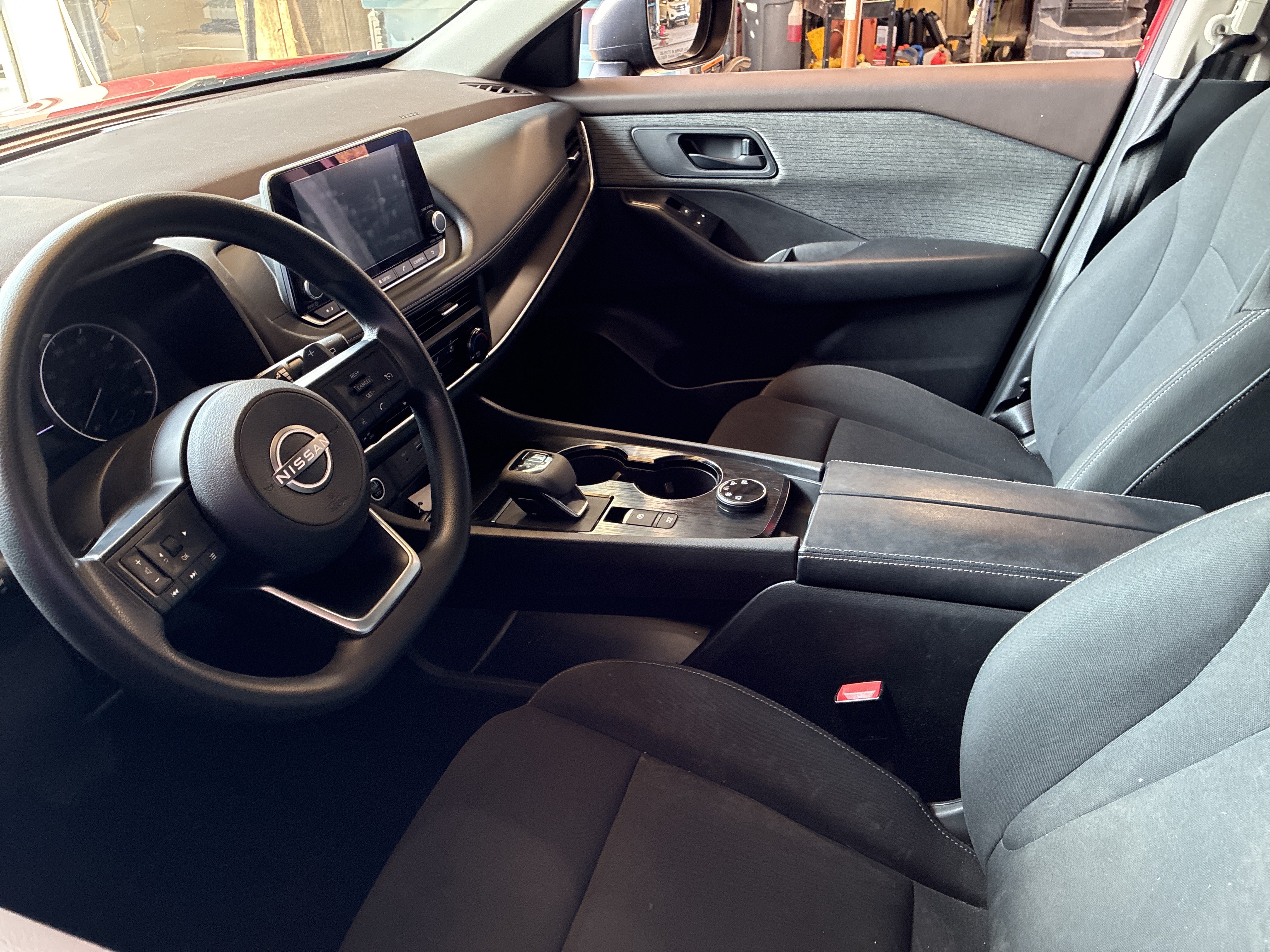 Used 2023 Nissan Rogue S AWD/4WD image 5