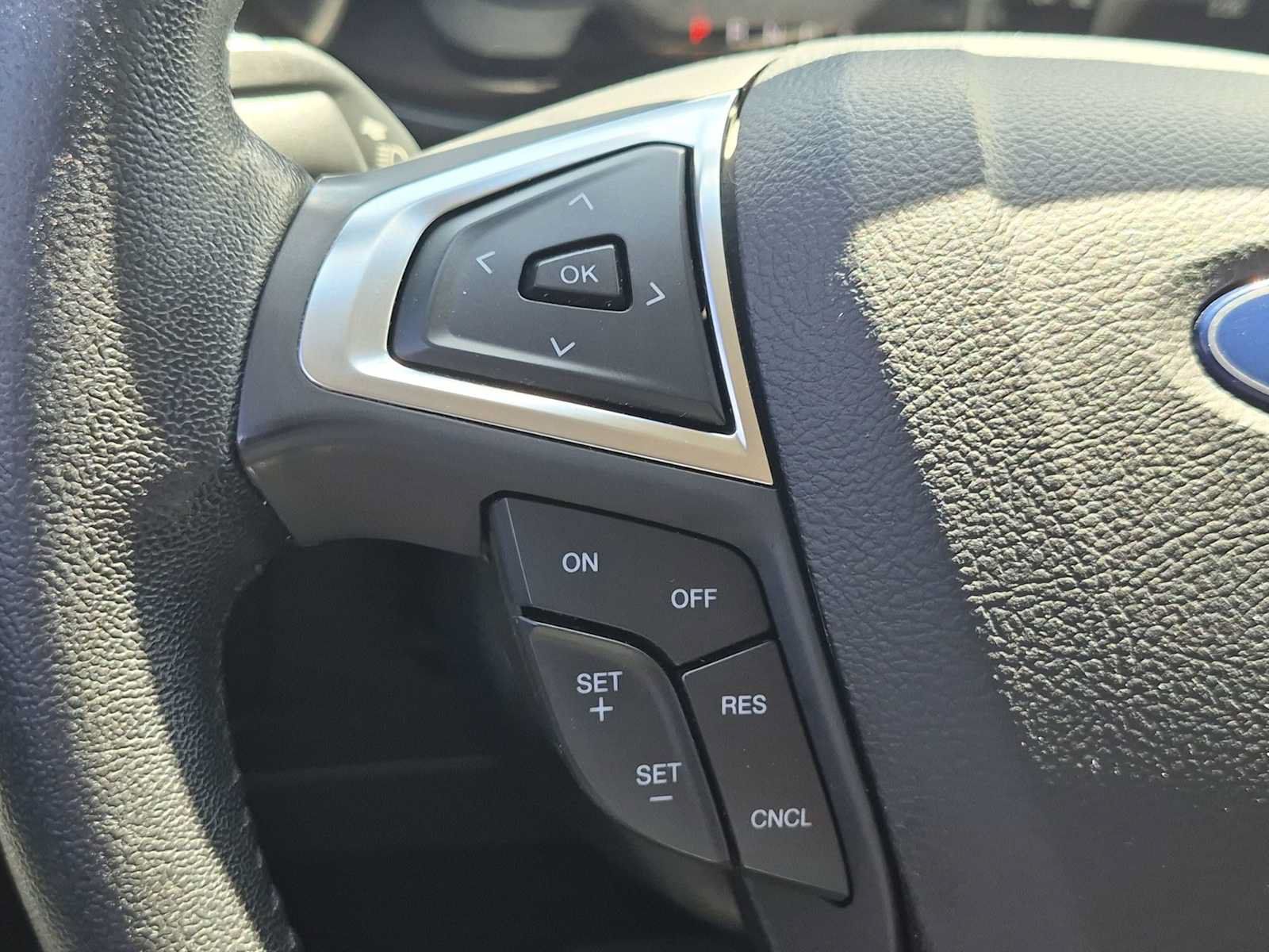 Used 2019 Ford Edge Titanium FWD image 23