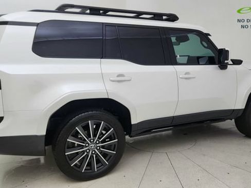 Used 2024 Lexus GX 550 w/ Accessory Package (31) AWD/4WD image 6
