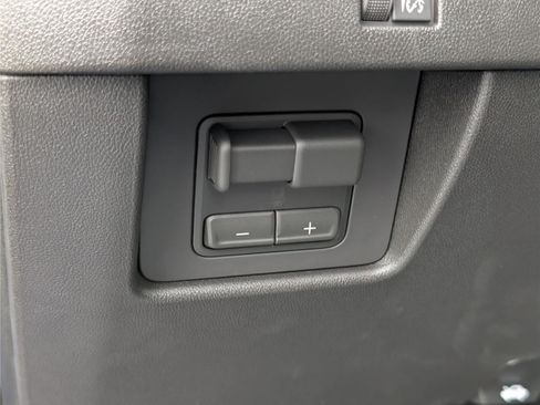 Used 2026 Chevrolet Colorado ZR2 w/ Midnight Edition AWD/4WD image 22
