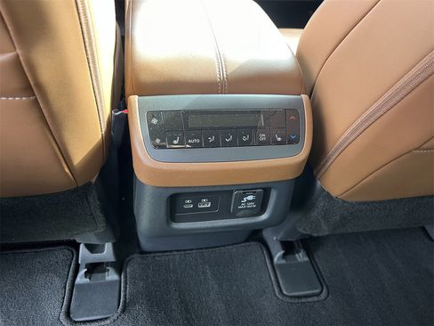 Certified 2024 Nissan Pathfinder Platinum w/ Cargo Package image 26