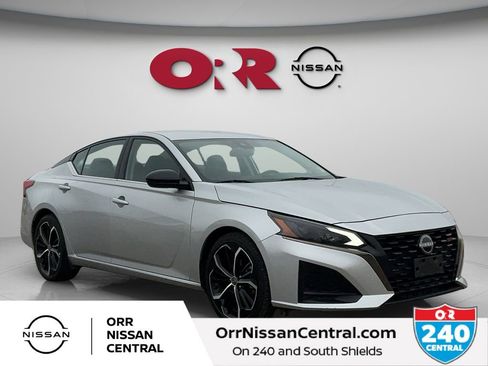 Used 2024 Nissan Altima 2.5 SR FWD image 3