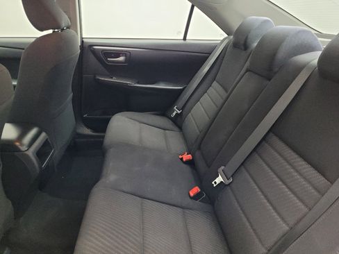 Used 2015 Toyota Camry LE FWD image 18