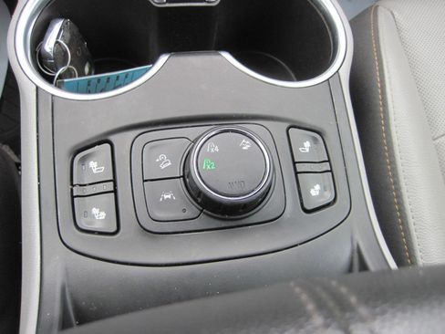 Used 2020 GMC Terrain SLT w/ Preferred Package image 19