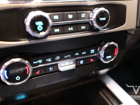 Used 2019 Ford F250 Lariat w/ Lariat Ultimate Package image 24