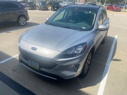 Used 2020 Ford Escape Titanium AWD/4WD image 2