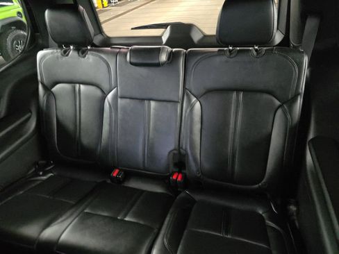 Used 2024 Jeep Wagoneer Series II AWD/4WD image 9